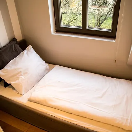 Niiloen Joelstair Daire *