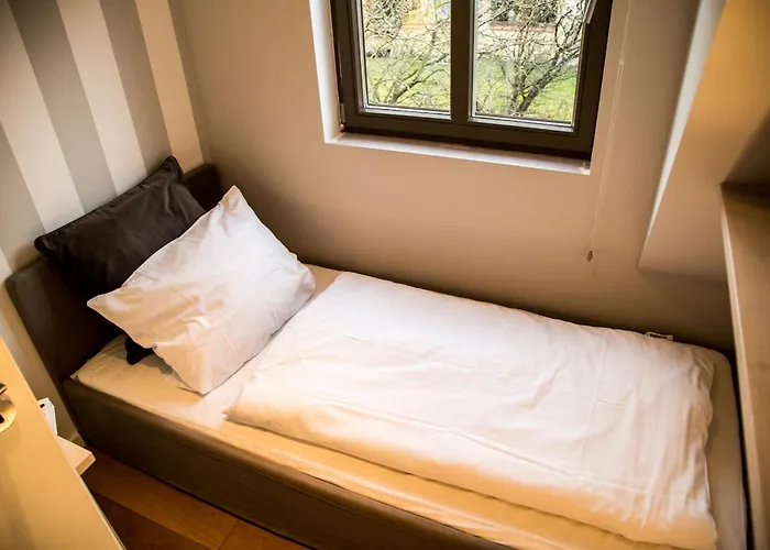 Niiloen Joelstair Daire *